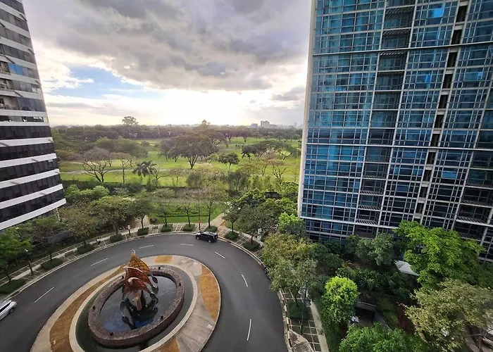 Enjoy Bgc Sunset And Golf Course View 2 Bedroom Loft With 100Mbps Internet Connection